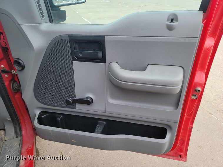 image for item LV9332 2007 Ford F150 XL  pickup truck