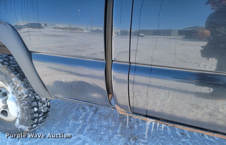 image for item LV9333 2005  Chevrolet Silverado 2500  Ext. Cab pickup truck