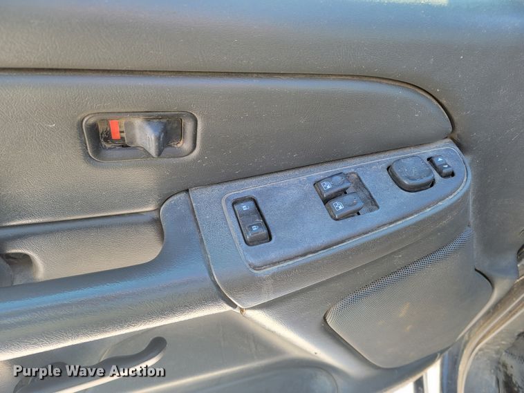 image for item LV9333 2005  Chevrolet Silverado 2500  Ext. Cab pickup truck