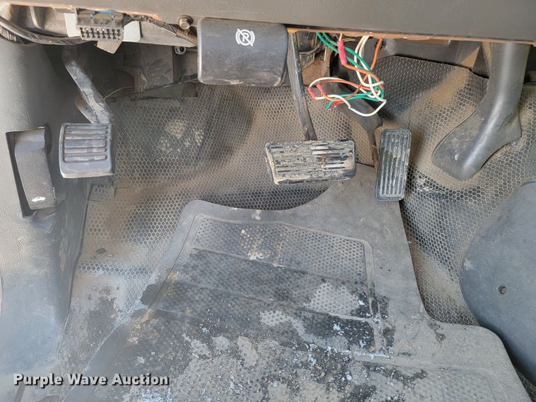 image for item LV9333 2005  Chevrolet Silverado 2500  Ext. Cab pickup truck