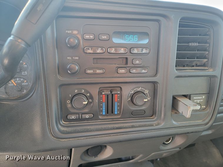 image for item LV9333 2005  Chevrolet Silverado 2500  Ext. Cab pickup truck