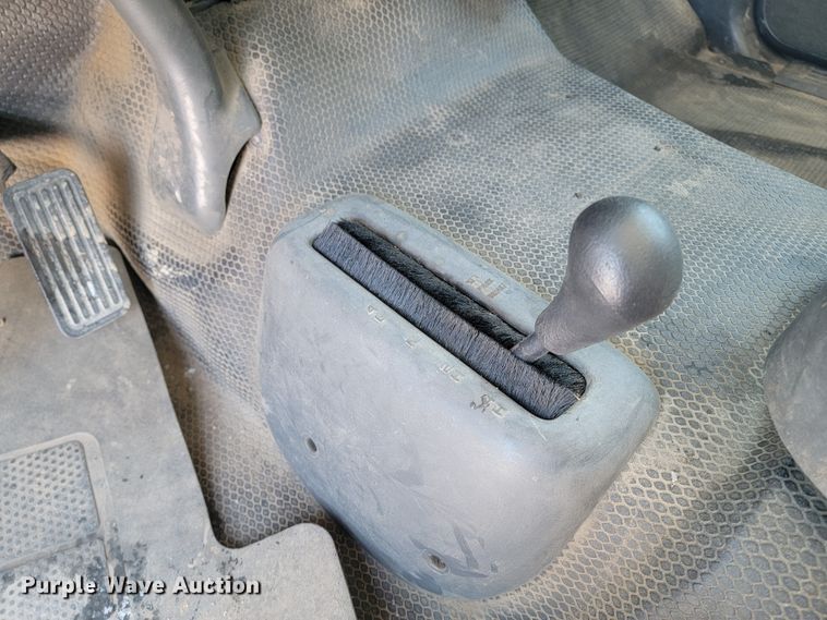 image for item LV9333 2005  Chevrolet Silverado 2500  Ext. Cab pickup truck