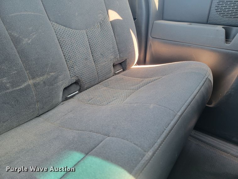 image for item LV9333 2005  Chevrolet Silverado 2500  Ext. Cab pickup truck