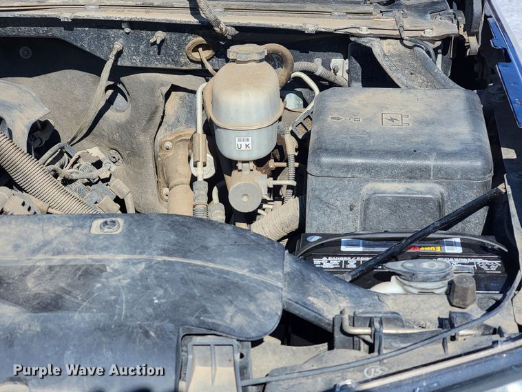 image for item LV9333 2005  Chevrolet Silverado 2500  Ext. Cab pickup truck