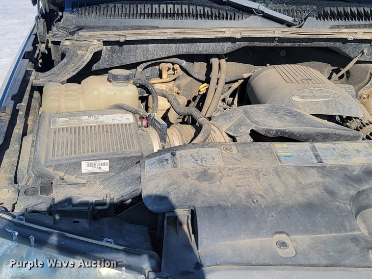 image for item LV9333 2005  Chevrolet Silverado 2500  Ext. Cab pickup truck