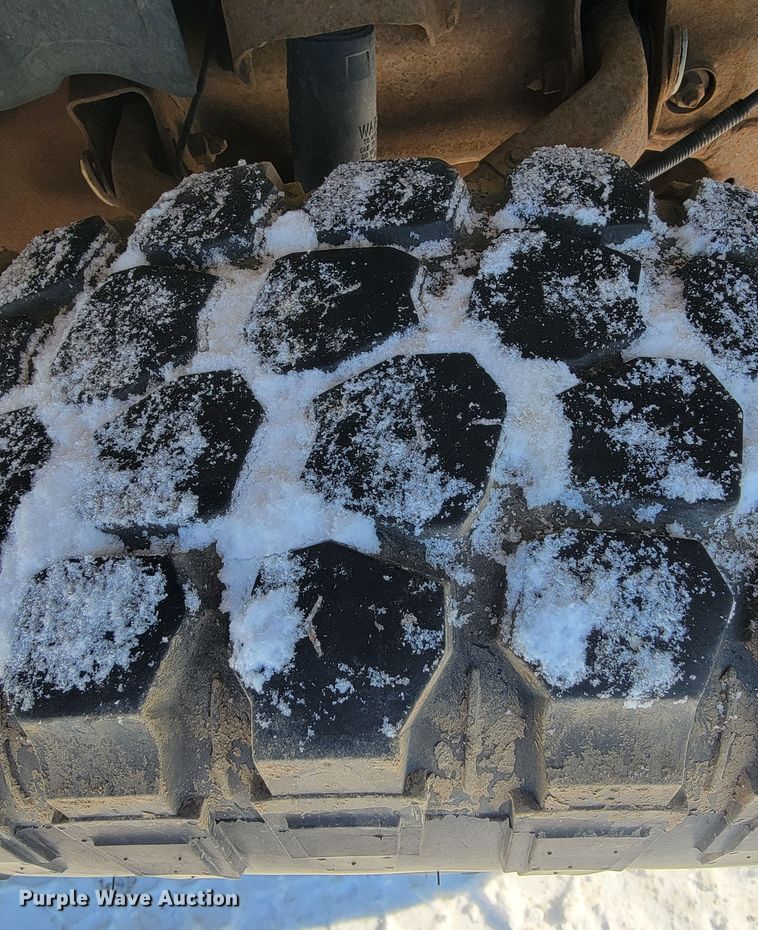 image for item LV9333 2005  Chevrolet Silverado 2500  Ext. Cab pickup truck