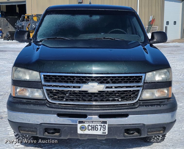 image for item LV9334 2006 Chevrolet Silverado 1500  Ext. Cab pickup truck