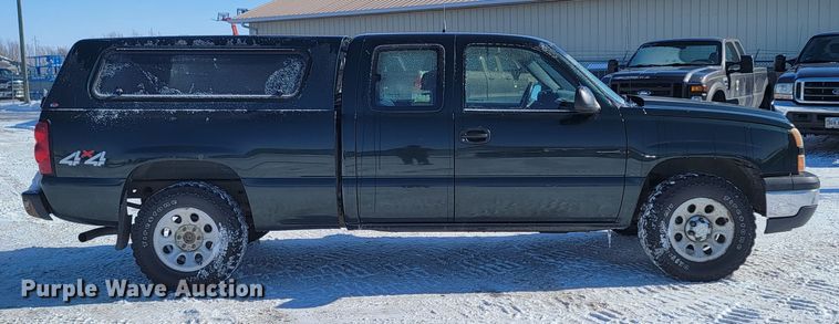 image for item LV9334 2006 Chevrolet Silverado 1500  Ext. Cab pickup truck
