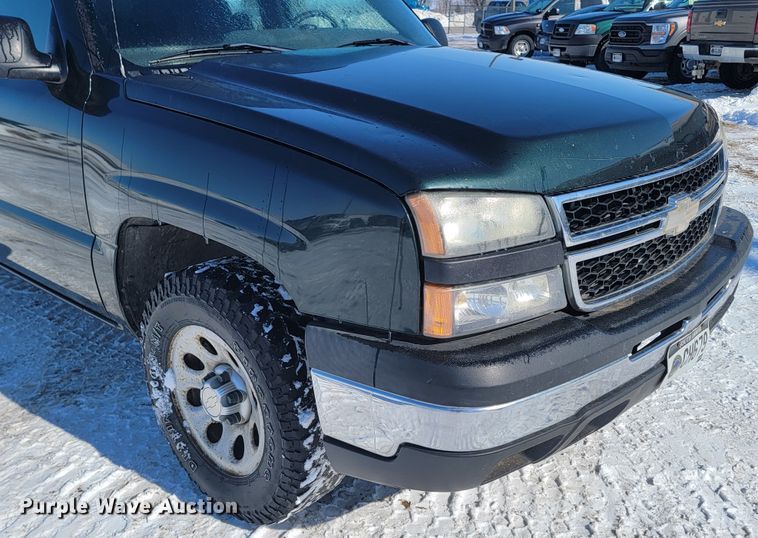 image for item LV9334 2006 Chevrolet Silverado 1500  Ext. Cab pickup truck