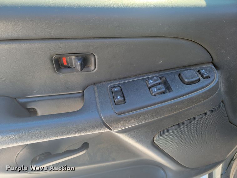 image for item LV9334 2006 Chevrolet Silverado 1500  Ext. Cab pickup truck