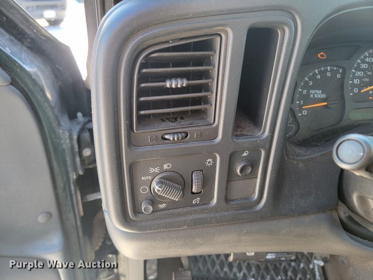 image for item LV9334 2006 Chevrolet Silverado 1500  Ext. Cab pickup truck