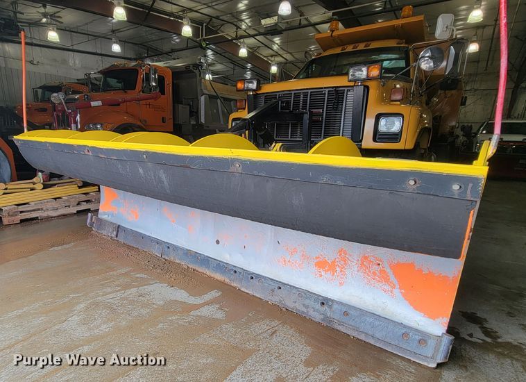 image for item LV9353 2001 GMC C8500  dump truck