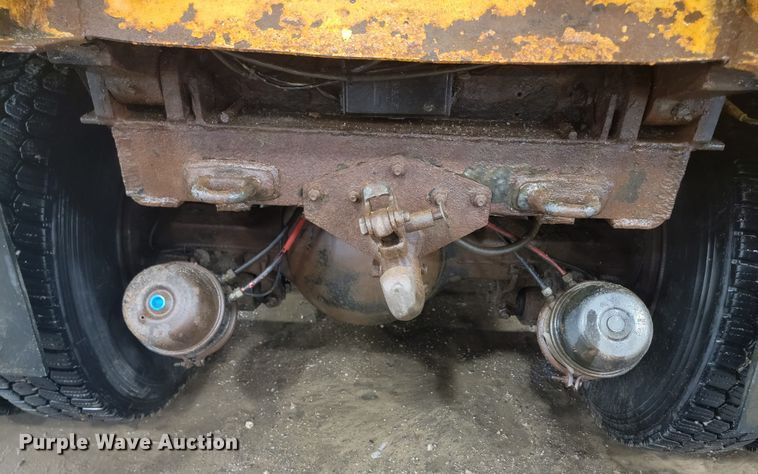 image for item LV9353 2001 GMC C8500  dump truck