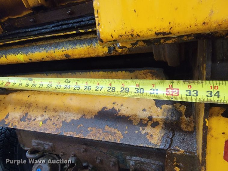 image for item LV9353 2001 GMC C8500  dump truck