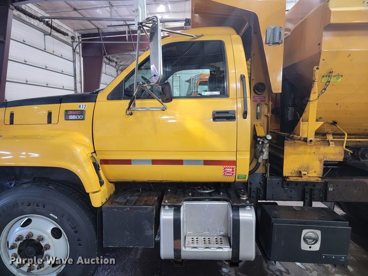image for item LV9353 2001 GMC C8500  dump truck