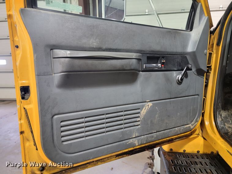 image for item LV9353 2001 GMC C8500  dump truck