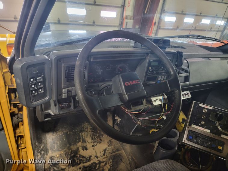 image for item LV9353 2001 GMC C8500  dump truck