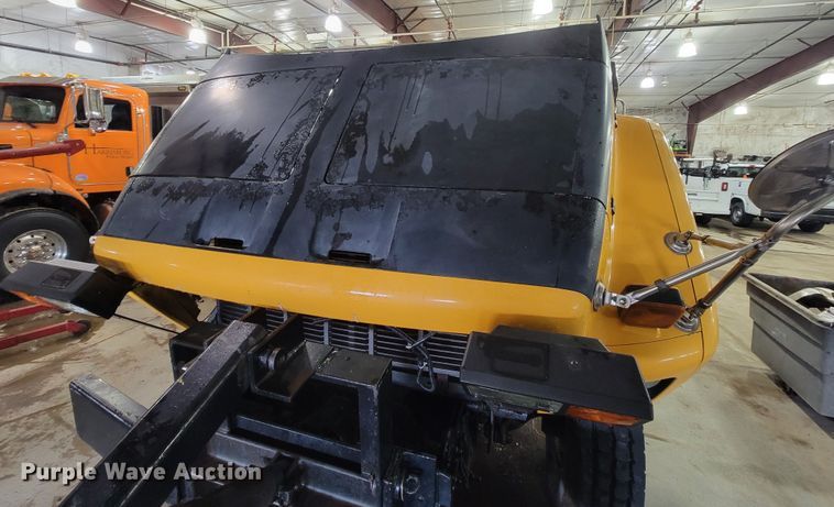 image for item LV9353 2001 GMC C8500  dump truck