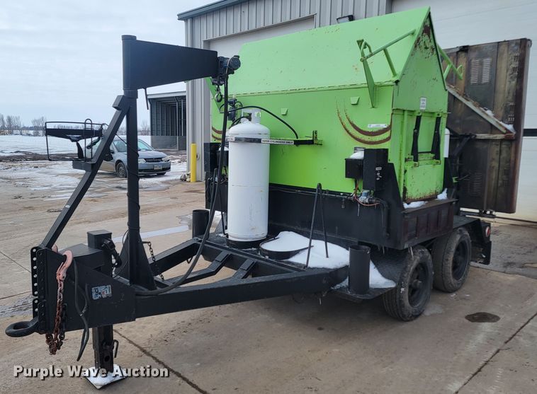 image for item LV9354 2005 Raytech Mini Combo  infrared asphalt heater trailer