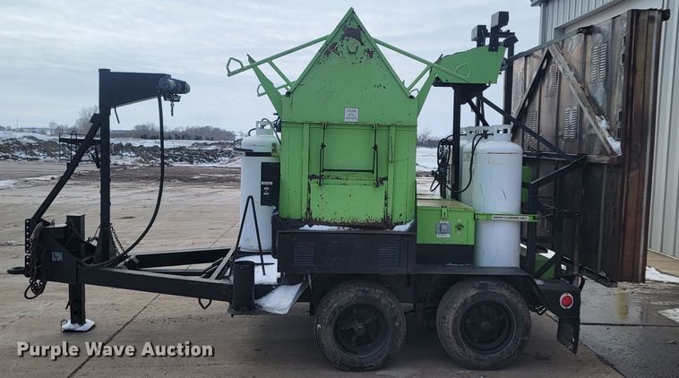 image for item LV9354 2005 Raytech Mini Combo  infrared asphalt heater trailer