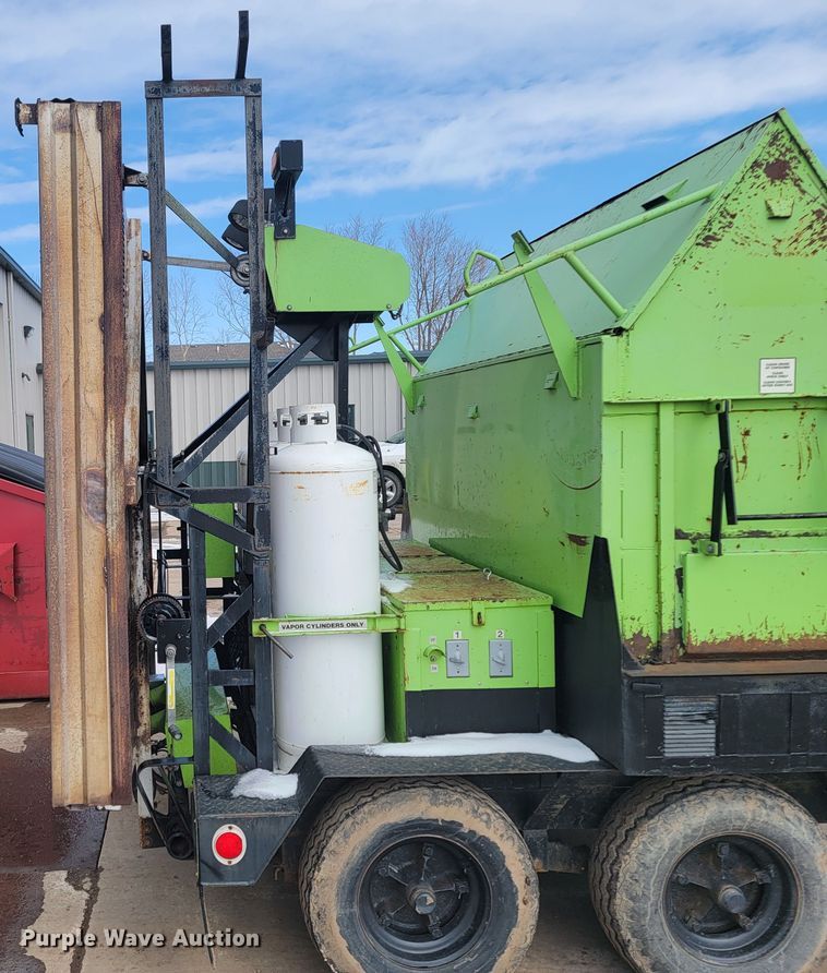 image for item LV9354 2005 Raytech Mini Combo  infrared asphalt heater trailer