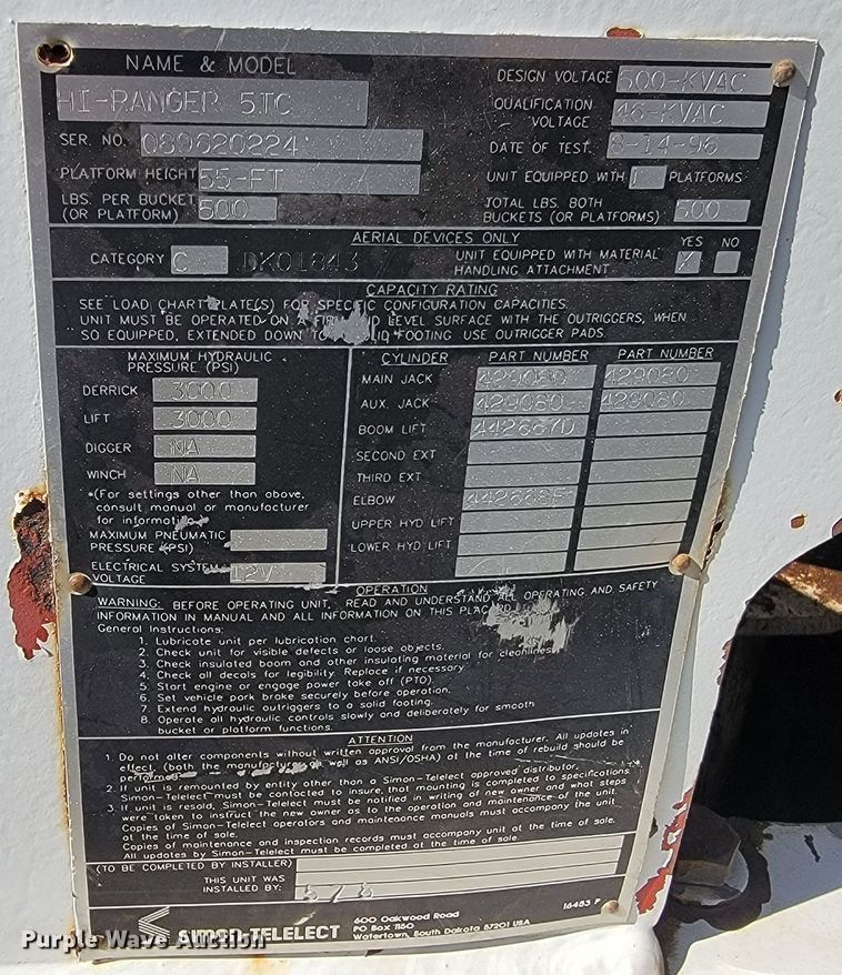 image for item LV9357 1997 International 4900  bucket truck