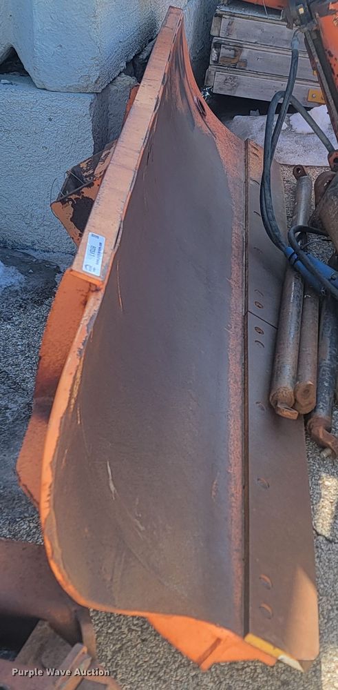 image for item LV9359 Heinke 9'W snow plow