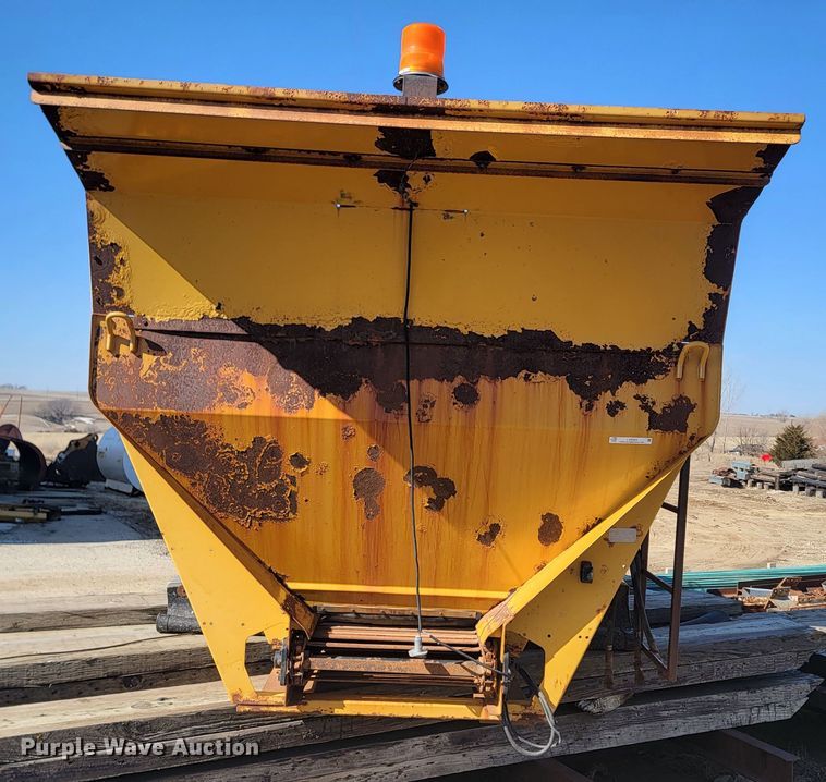 image for item LV9363 Hi-way E3020  spreader