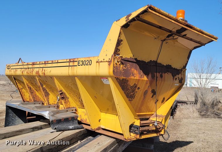 image for item LV9363 Hi-way E3020  spreader