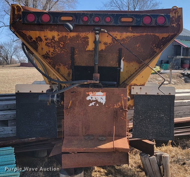 image for item LV9363 Hi-way E3020  spreader