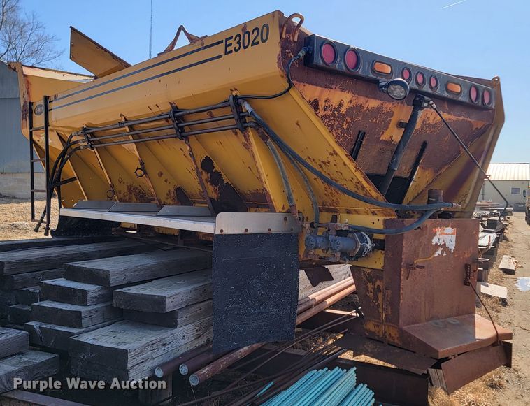 image for item LV9363 Hi-way E3020  spreader