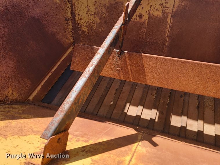 image for item LV9363 Hi-way E3020  spreader