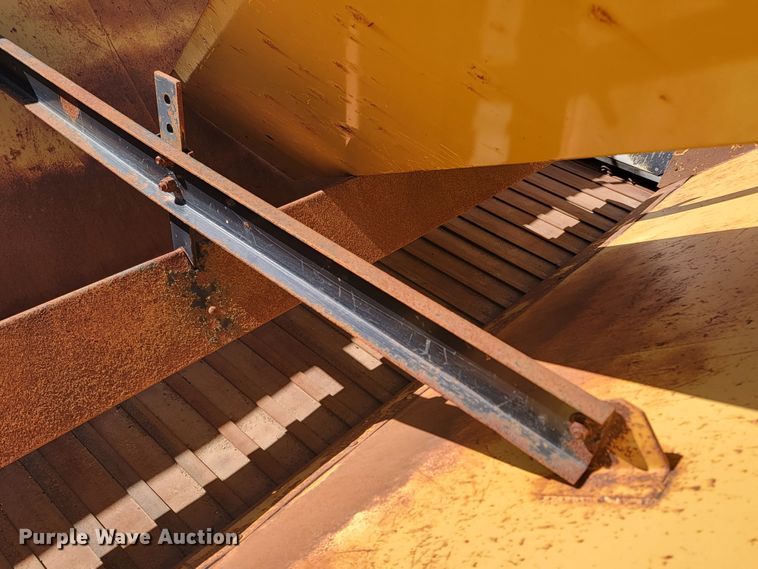 image for item LV9363 Hi-way E3020  spreader