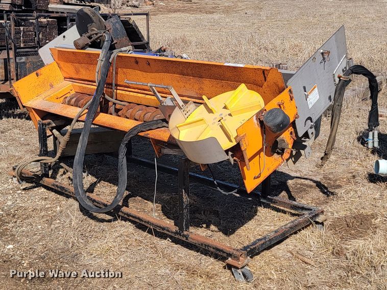 image for item LV9364 (2) spreaders