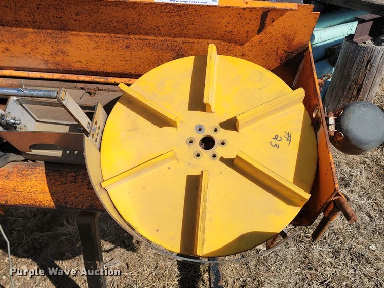 image for item LV9364 (2) spreaders