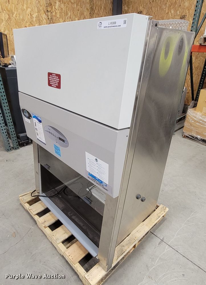 image for item LV9369 Nuarie  biosafety cabinet
