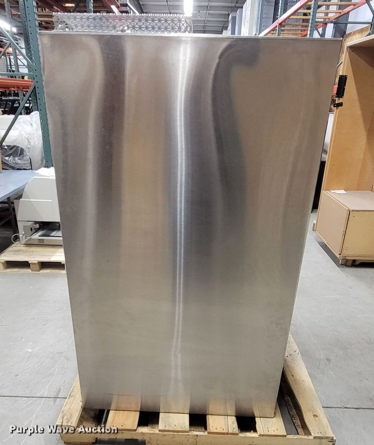 image for item LV9369 Nuarie  biosafety cabinet