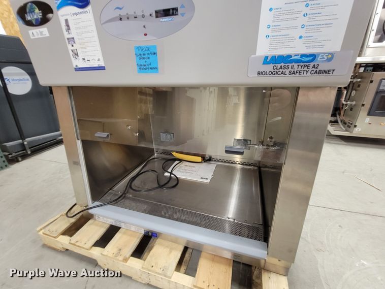 image for item LV9369 Nuarie  biosafety cabinet