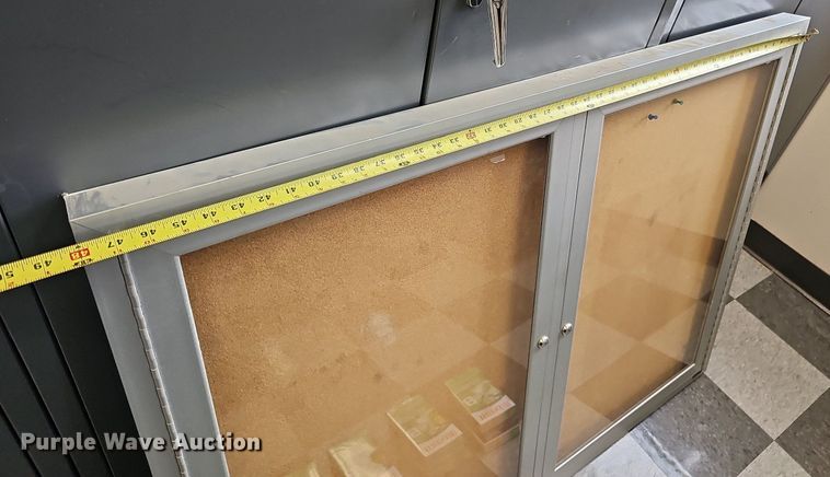 image for item MC9662 Display cabinet