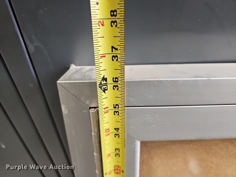 image for item MC9662 Display cabinet