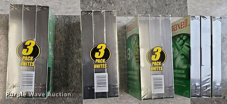 image for item MC9662 Display cabinet