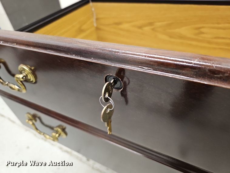 image for item MC9718 Office furniture