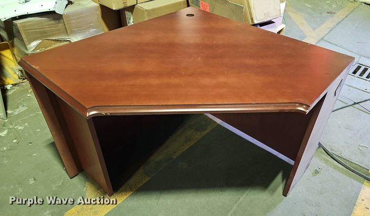 image for item MC9718 Office furniture