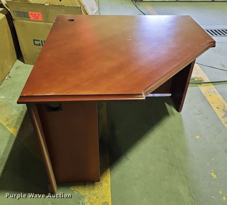 image for item MC9718 Office furniture