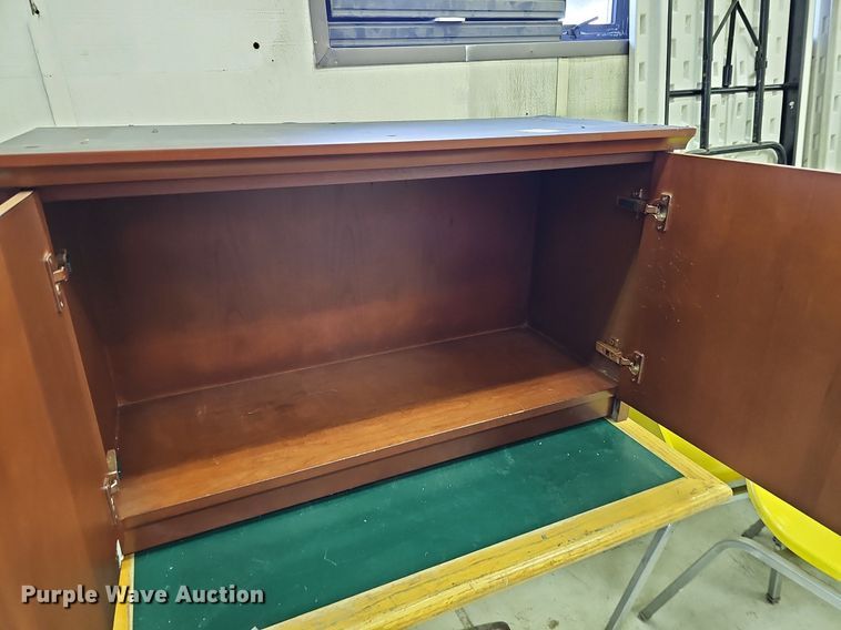 image for item MC9718 Office furniture