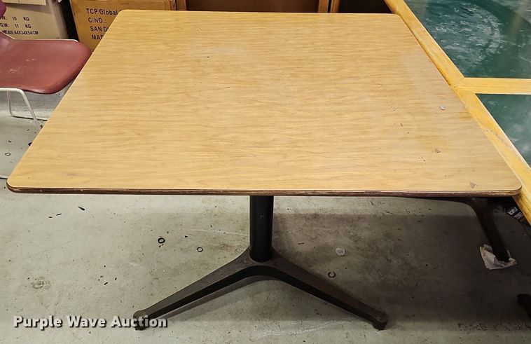 image for item MC9718 Office furniture