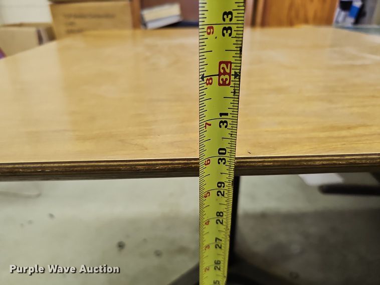 image for item MC9718 Office furniture