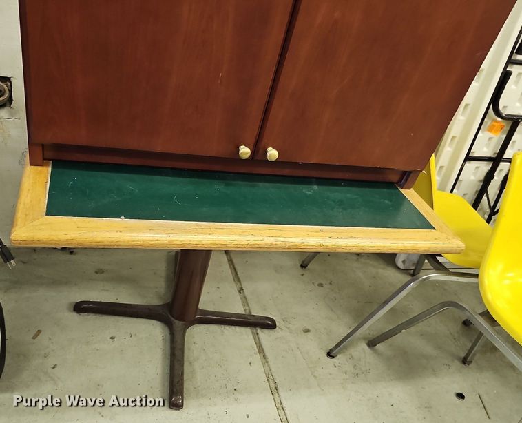 image for item MC9718 Office furniture