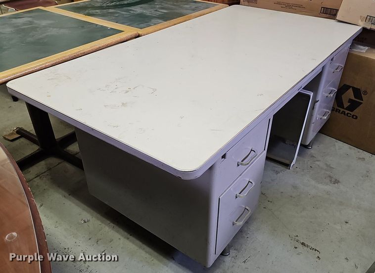 image for item MC9718 Office furniture