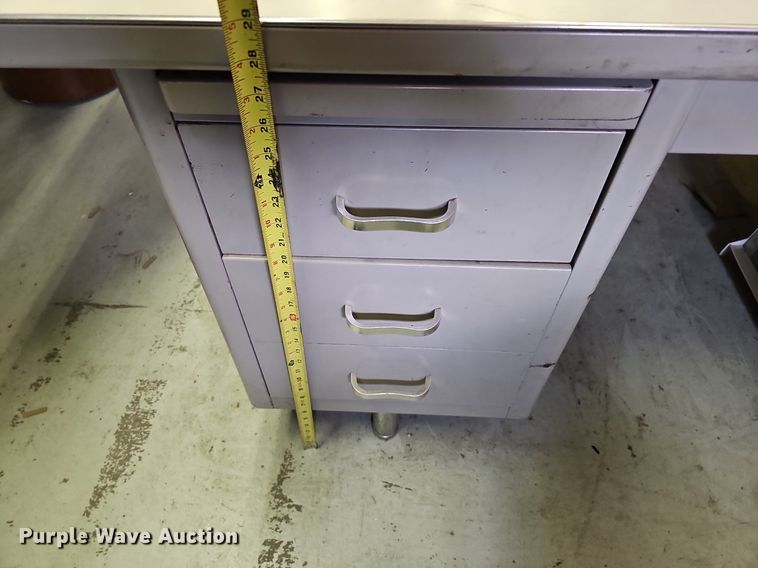 image for item MC9718 Office furniture